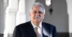 بعد أن أصبح مسألة هستيرية.. عميد مسجد باريس يوجه نداء إلى المحجبات