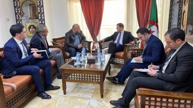 صورة وزير السياحة والصناعة التقليدية يستقبل الشركاء الاجتماعيين وممثلي مهنيي القطاع