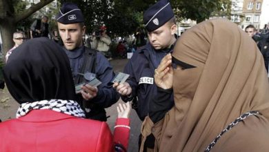 صورة عميد مسجد باريس يوجه نداء إلى المحجبات بعدما أصبح الحجاب مسألة هستيرية