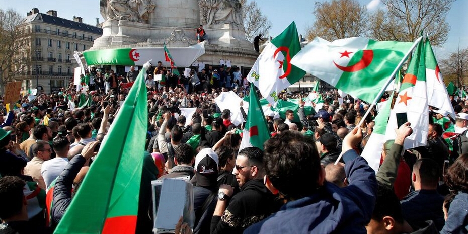 عيد النصر: أعضاء الجالية الجزائرية بفرنسا ينظمون تجمعا حاشدا تعبيرا عن ارتباطهم بالوطن الأم