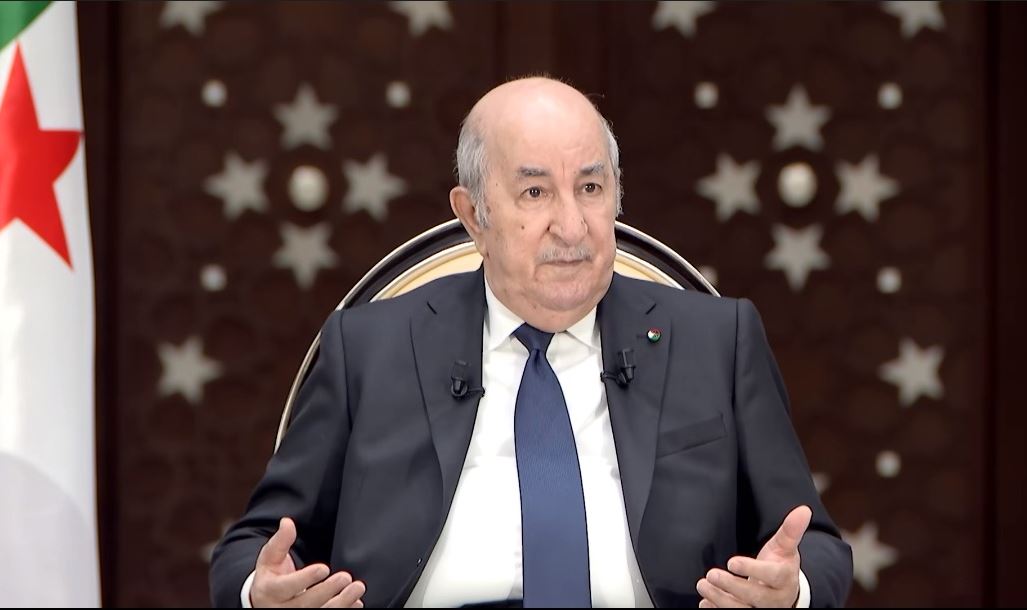 رئيس الجمهورية يدعو الصحفيين إلى تنظيم أنفسهم ضمن نقابة قوية