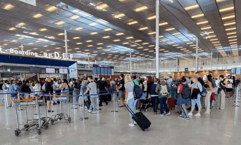 فرنسا إلغاء ثلث الرحلات الجوية في مطار أورلي بباريس