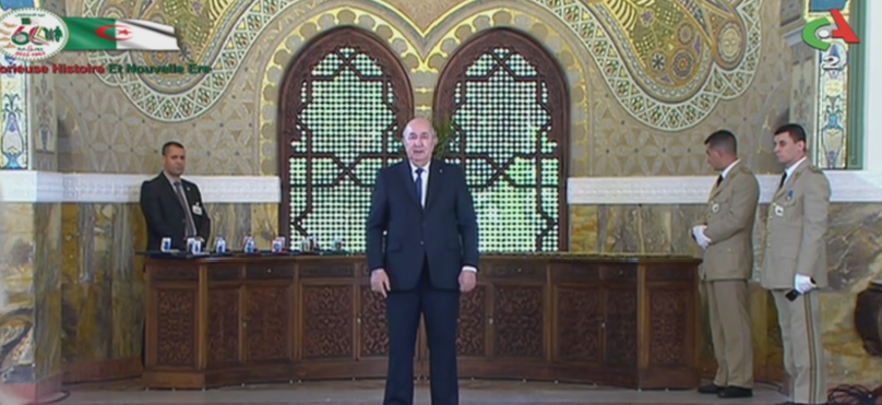 يشرف رئيس الجمهورية على حفل منح الرتب والأوسمة لضباط الجيش الوطني الشعبي